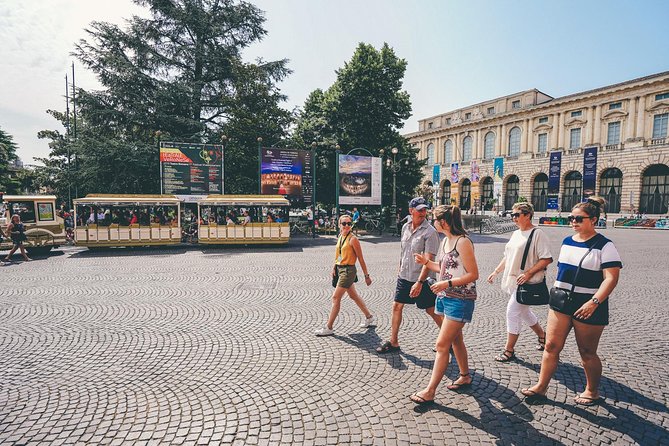 Verona Highlights Walking Tour in Small-group - Castelvecchio and the restored Scaligero Bridge