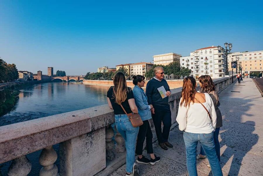 Verona: Highlights Walking Tour with Arena Priority Access - Roman traces at the Gavi Arch and Porta Borsari