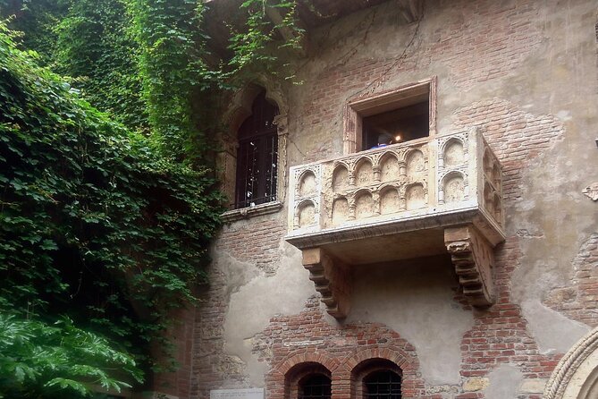 Verona Highlights with Local: Walking Tour Juliet's House Tickets - Food, drinks, and the local side of Verona