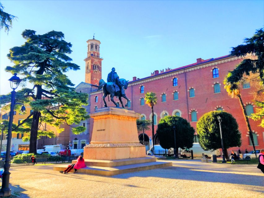 Verona: History and Hidden Gems Guided Walking Tour - Key points at a glance
