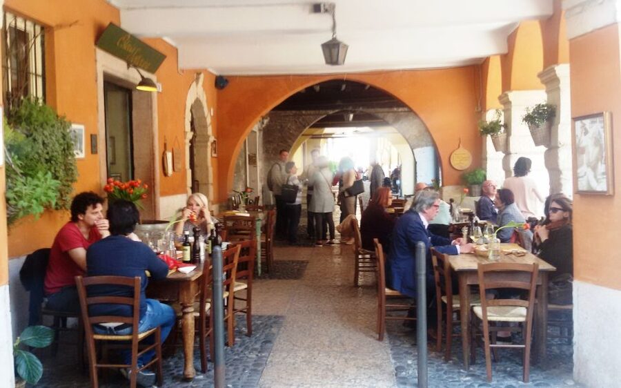Verona: History and Hidden Gems Guided Walking Tour - The overlooked streets, courtyards, and small squares