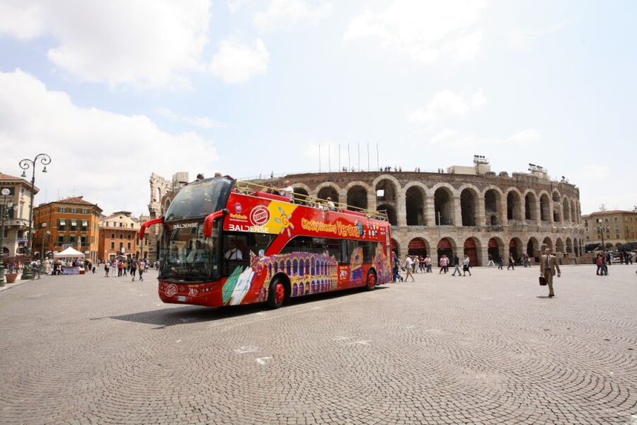 Verona: Hop-on Hop-off Tour 24 or 48-Hour Ticket - Who should take this Verona tour?