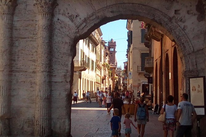 Verona Moonlight Walking Tour - Lungadige Campagnola and the castle bridge