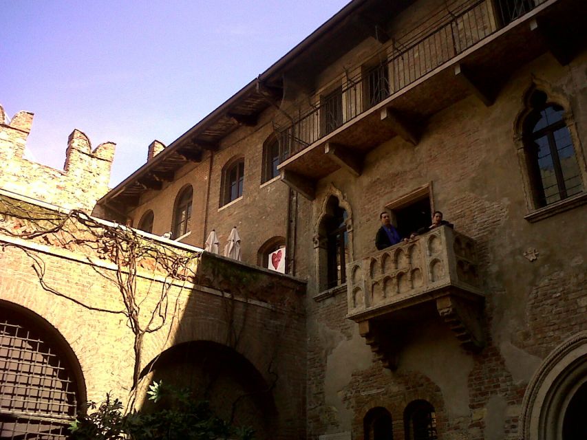 Verona: Private 2-Hour Walking Tour - The pace, walking conditions, and planning details