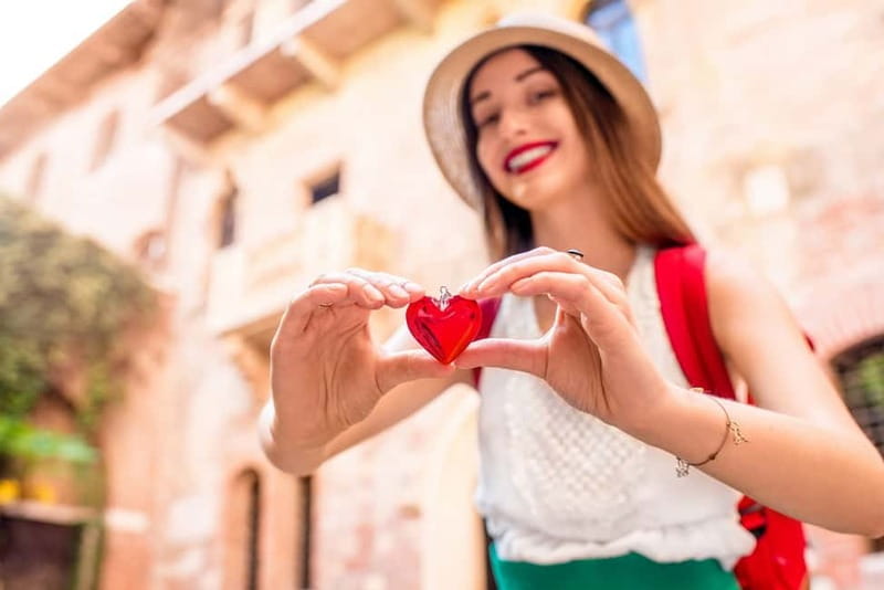 Verona: Romeo and Juliet Guided Walking Tour - Starting beside Verona’s Roman Arena