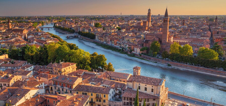 Verona Self Guided Walking Tour with an APP - The shorter audio stops keep the pace manageable