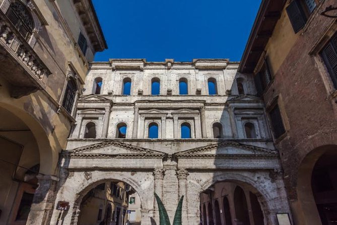 Verona Small Group Guided Walking Tour: Romeo & Juliet and More - Starting among Verona’s monuments in Piazza Bra