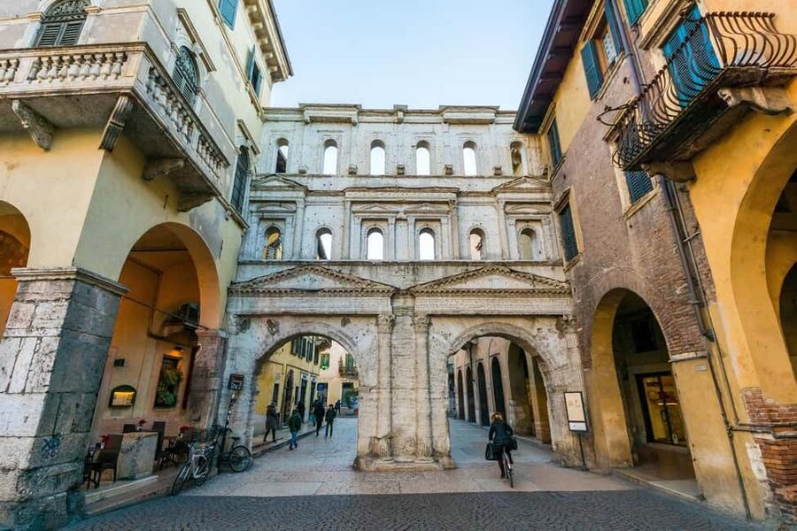 Verona: Small Group Guided Walking Tour with Arena Tickets - How the guides shape the experience