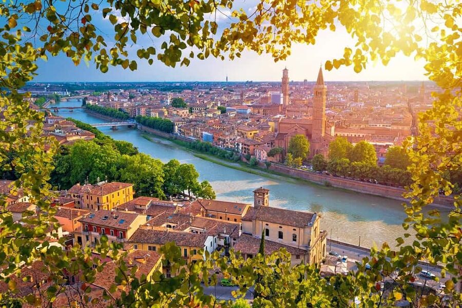 Verona: Small Group Guided Walking Tour with Arena Tickets - Starting at Piazza Bra and entering the Arena