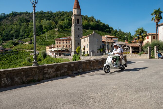Vespa 125 rental to explore the UNESCO Hills - The first roads into the UNESCO hills