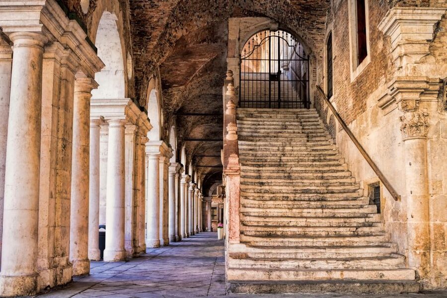 Vicenza and the Olympic Theatre - Should you book the Olympic Theatre and Vicenza tour?