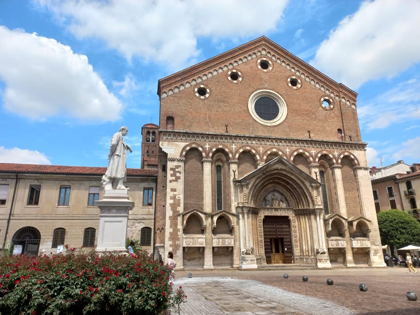 Vicenza Small-Group Walking Tour: Top Sights & Hidden Gems - Piazza del Duomo and Vicenza’s beginnings