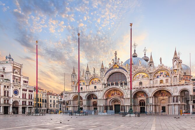 Walking Tour and Enchanting Gondola Journey in Venice - The Rialto Bridge and the Grand Canal