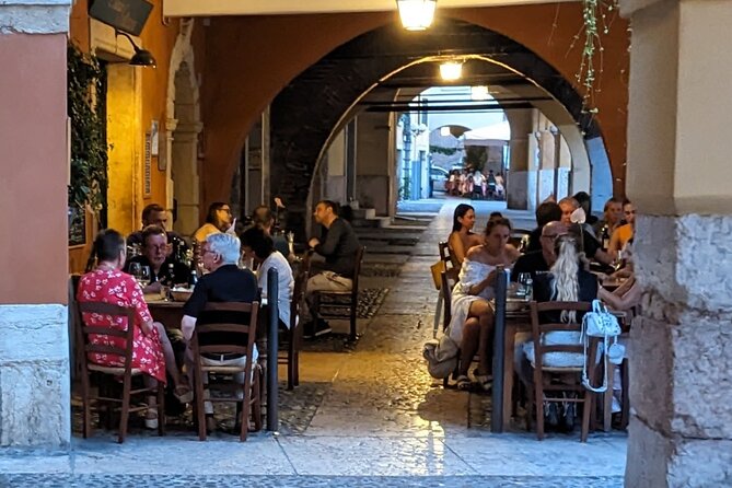 Walking Tour in Verona: 9+ Landmarks with Live Guide - Ponte Pietra and the Roman side of Verona
