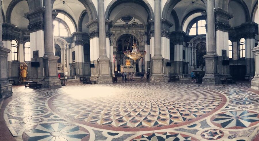 Walking Tour to Uncover the Hidden Venice - Rialto Bridge and the trading city