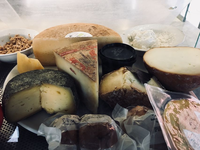 Wine Tasting in Venice - The atmosphere: intimate, but not private