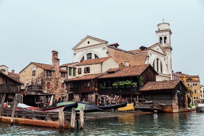 Withlocals Venice Away from the Crowds PRIVATE Tour with a Local Expert - A quieter start in Dorsoduro