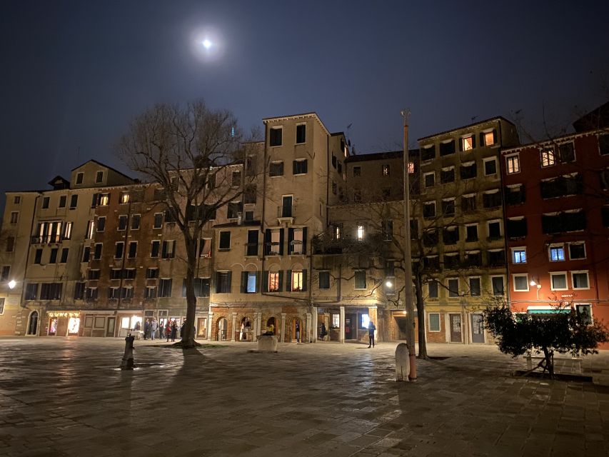 Your evening in Venice - Legends&Ghosts&Aperitif - Venice after sunset, away from the postcard route