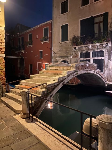 Your evening in Venice - Legends&Ghosts&Aperitif - Gondola making, Carnival clothes, and working traditions